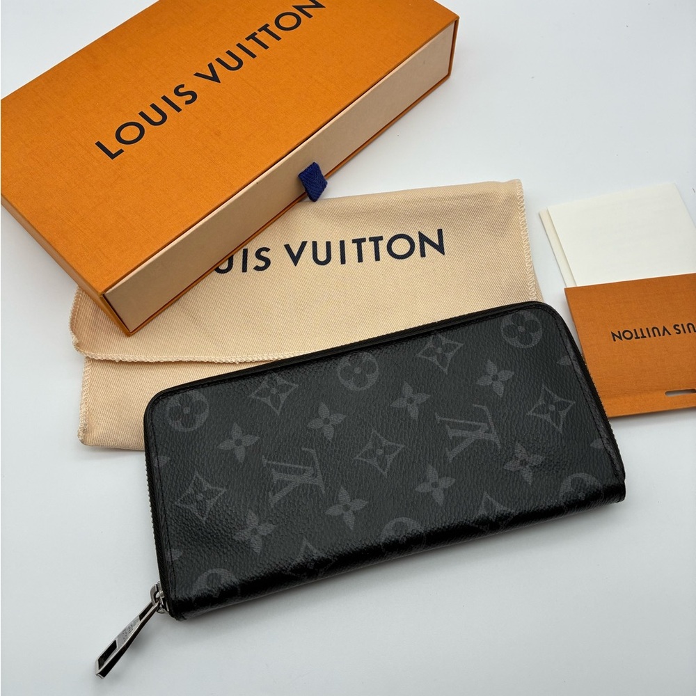 Louis Vuitton Black Monogram Eclipse  zippy wallet with LV box and dust bag